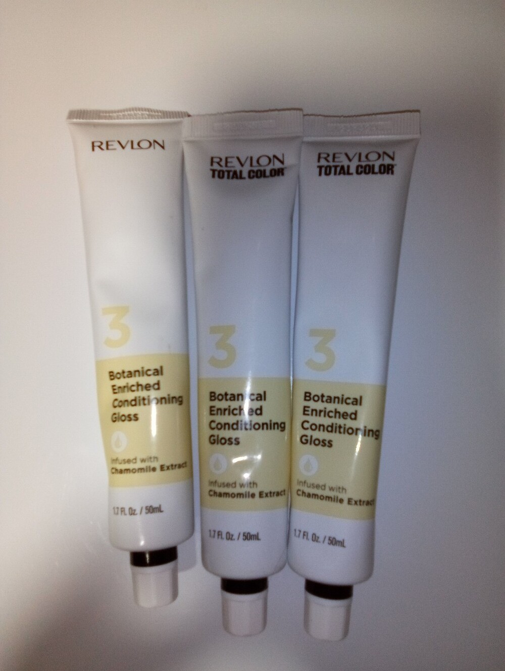 Revlon (3 tubes) Conditioning Gloss for Blondes with Camomille Extract